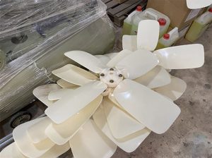 gia-cong-ep-nhua
